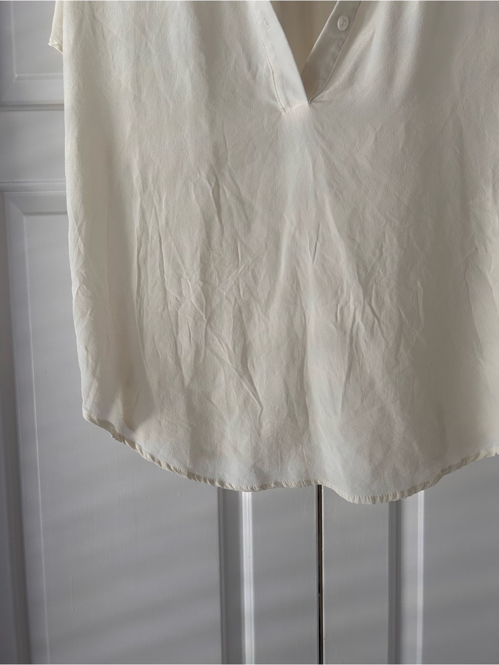Amour Vert Ivory Silk Split-Neck Cap Sleeve Blouse L Made in USA - Picture 4 of 9